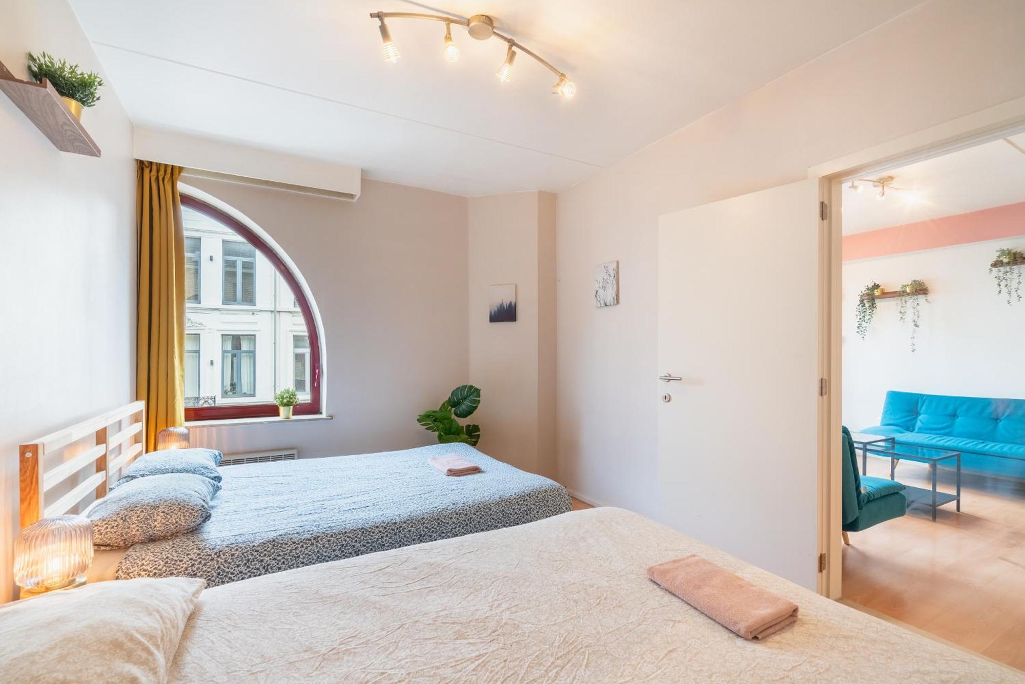 Bright And Antwerpen